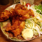 旬鮮味処 かつら - （2018年12月上旬）
      鶏のうま揚げ。
      ずっと気になっていたけど初めて頼んだ (*ﾉ∀`*)
      結果、かなり美味でした！
      大人数で行ったら確実に頼みたい一品(・ω<) 