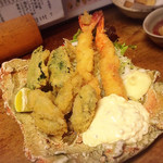 旬鮮味処 かつら - （2018年10月）
      海老＆牡蠣フライ。
      メニューにはないのですが…
      大将はやってくれます(*´꒳`*)
      どちらもいただける幸せ♡
      感謝！