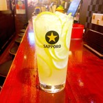 日本產檸檬整檸檬酸味雞尾酒