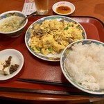 你好 - 日替わりランチ「牛肉と玉子の塩味炒め」(500円)