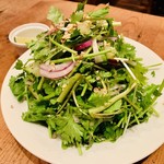 東京ブッチャーズ - 山盛りパクチーサラダ