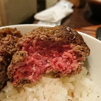 大井町銭場精肉店 - 素晴らしい、レア焼き断面
