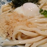 Santoku - 黄色みがかった麺