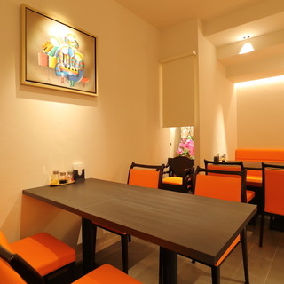 The stylish and casual atmosphere is recommended for dates, girls' night out, etc.