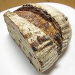 ハーバックストゥーベ - ロジーネン・ブロート（レーズン＆オレンジピール入りのライ麦パン）