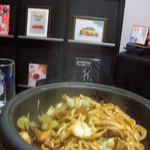 橋本かしわ店 - 親皮とキャベツを入れて亀八さんの味噌で味付け＆うどん