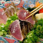 わら焼 宿酔 - 当店自慢の藁焼き！高知産天日塩の塩たたきがおススメです！