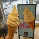 ろまん亭 - バニラソフトクリーム（324円）