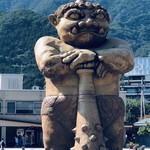 Kinugawa Roiyaru Hoteru - 鬼怒川温泉駅の前の鬼(^^)