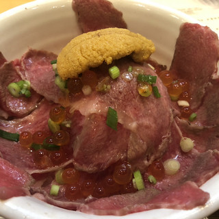 能登牛炙り海鮮丼_1