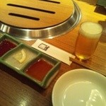 Yakiniku Kurogo - 卓上と、乾杯ビール