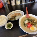 長浜ラーメンとん吉 - ラーメン定食♪