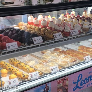 Leonard's Bakery_0