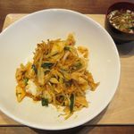 ホルモン酒場 まなぶちゃん家 - 豚キムチ丼(2019/09/05撮影)