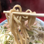 ラーメン二郎 中山駅前店 - 麺リフト