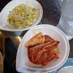 韓国居酒屋 オモニの家 - 自家製キムチと豆もやしナムルも美味しいよ！