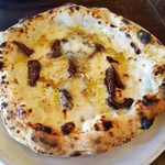 PIZZERIA Della Citta  - ゴルゴンゾーラ エ フィーキ セッキ