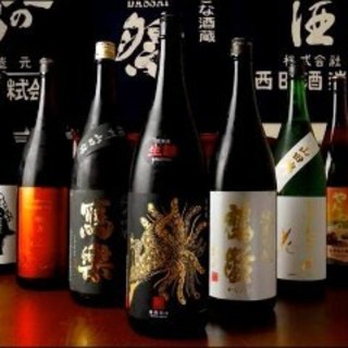 全国各地の地酒が常時200種類以上！日本酒に情熱を注ぐお店