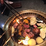 Yakiniku Tabehoudai Kangeki Dondon - 