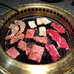 Yakiniku Tabehoudai Kangeki Dondon - 