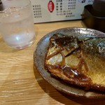 とし - サバの煮つけ　焼酎グラスと比べてね