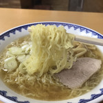 三吉屋 - 麺は細縮れカタメ