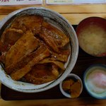 ミルキーウェイ - どんぶりタイプバラ肉Ｃ（１２８０円）。