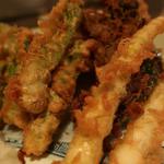 酒菜坊 橋蔵 - 春野菜天ぷら　ズームアップ