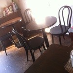 カフェ プッチーノ - テーブル席
