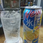 伊勢屋酒店 - 氷結レモンロング。