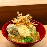 うどん×酒場 第六感 - 新登場!!大人気野菜天カレーうどん