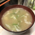 がばちょ - 鉄火丼についてくる味噌汁