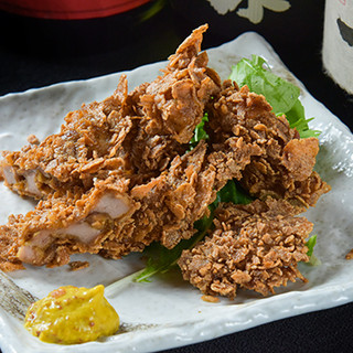 The Golden Ratio dipping sauce is delicious! Famous “crispy fried chicken”