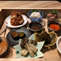 焼肉㐂舌 南船場 - 野菜全種盛り合わせ