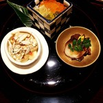 白金にし田 - 富山の毛蟹、スジコの醤油漬け、菊花の御浸し
      無花果炊いてゴマのクリームかけにナッツ散らして
      蛸の柔らか煮