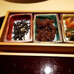 白金にし田 - 塩昆布、牛肉しぐれ煮、明太子、胡瓜