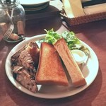 パーラー江古田 - 久しぶりトーストセットよく焼き。セットパンは、フルッタ、レーズンくるみ、フォカッチャ 各2スライス。おいしくて大好き☆また行きます！20190912