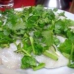 餃子の店 蘭州 - 香菜を乗せた絶品水餃子