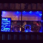 Shot bar 7peace - マイケルの写真が目印です