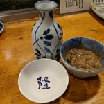 天史朗鮨 - イカゲソの塩辛　熱燗（丹沢山　秀峰）