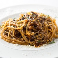 自家製タリアテッレ・赤ワインとトマトでじっくり煮込んだ和牛のボロネーゼ