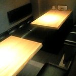 焼き鳥 とりひろ - テーブル４席×２