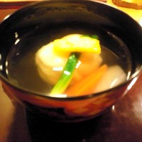 三友居 高輪店 - おすまし（お餅、大根、人参、柚子）