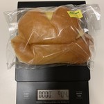 ワイズマート - 贅沢クリームパンの計量（包装込）