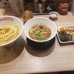 ガガナ ラーメン - 特製ホルモンつけめん