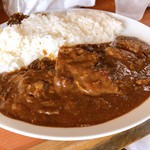 26号くるりんカレー - 煮込み牛すじカレー大盛り(辛口)