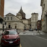 Cantine Barbaroux - Duomo di San Giovannni Battesta にはサヴォイア家が守り続けた "聖骸布" が収められている