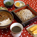 戸隠そば　成木屋 - カレーセット（カレーライス・小鉢・お新香・果物・そば又はうどん）　　1,100円