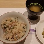 Yoshikawa - ご飯、取り分け後。