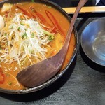 熟成田舎味噌らーめん 幸麺 - 料理写真:味噌チゲらーめん